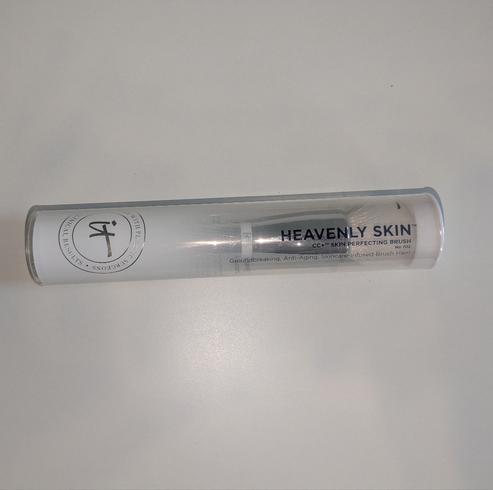 IT Cosmetics Heavenly Skin CC+ Brush